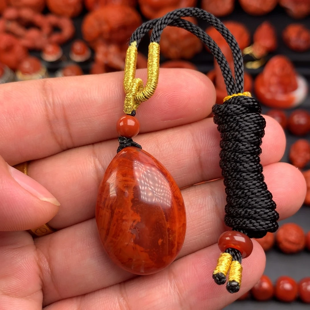 南红玛瑙牛血火焰水滴吊坠未镶嵌