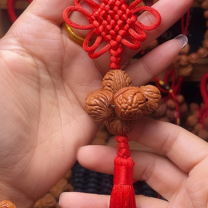 木质类龙纹桃枭挂件