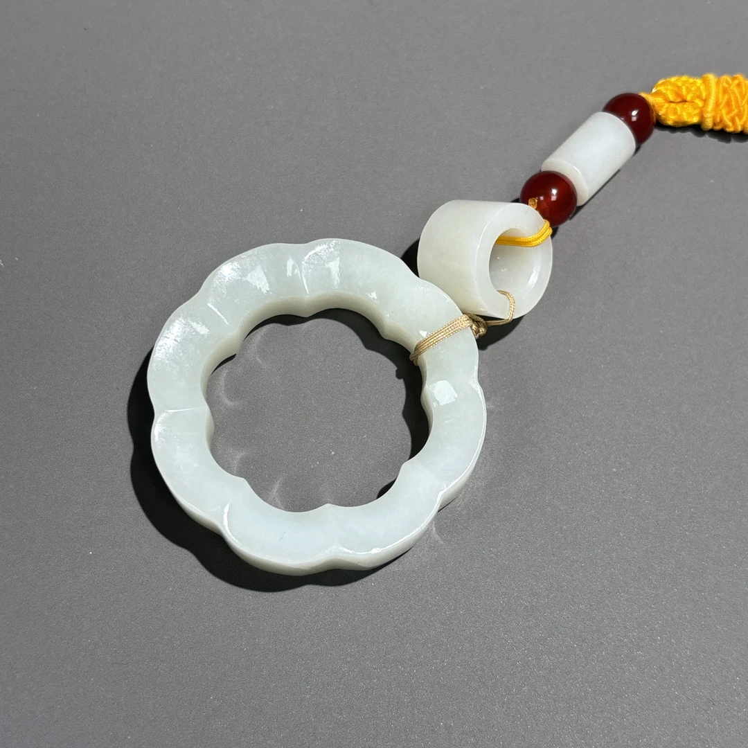 清代和田玉海棠环