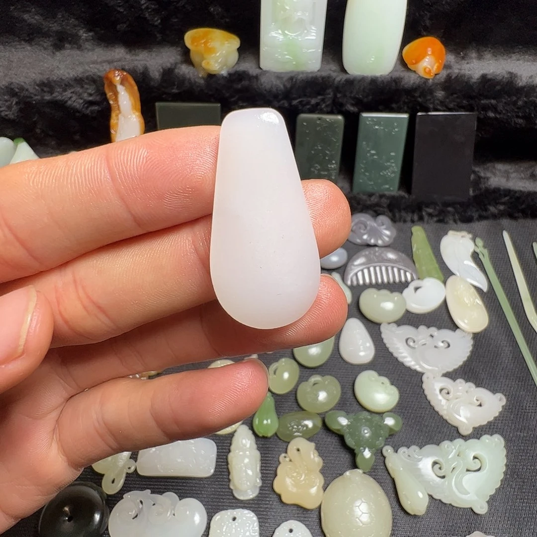 和田玉未镶嵌颈饰