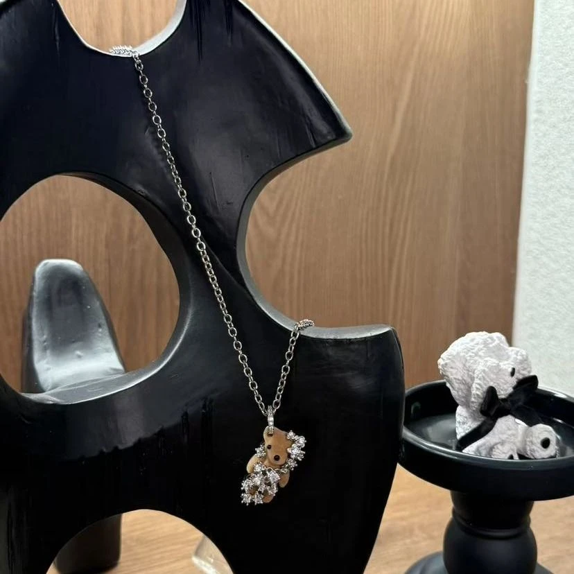 非金属亚克力项链 简约百搭小熊项链