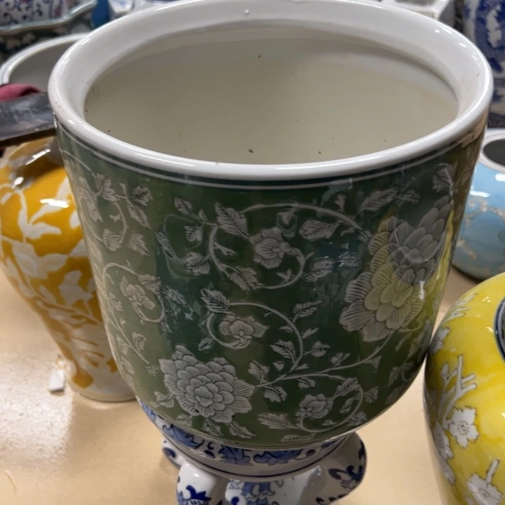 瓷片微瑕。。。。。。。。。。。。。