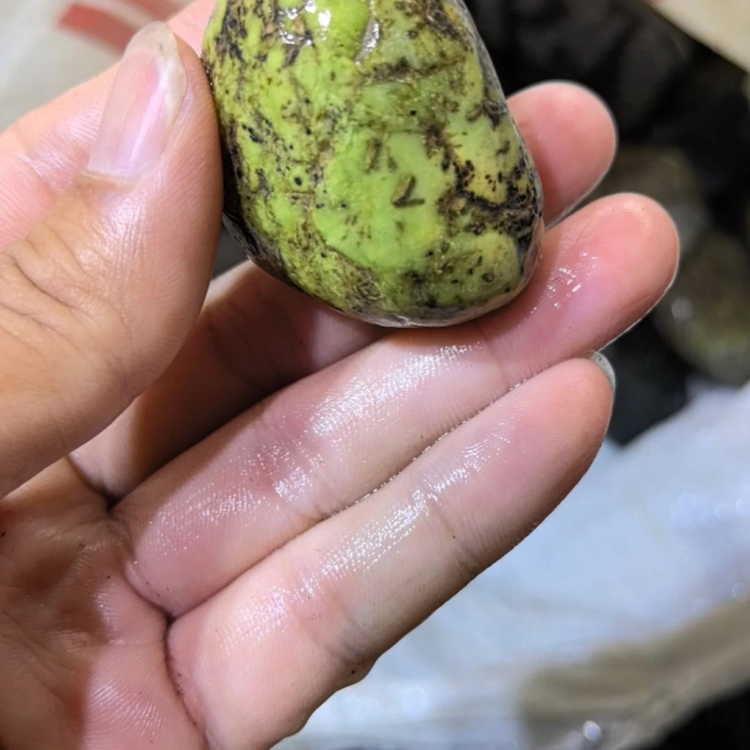 东***宏有机玻璃藏玉药王石原石一个