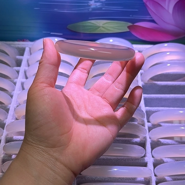 2***4手镯玛瑙/玉髓未镶嵌