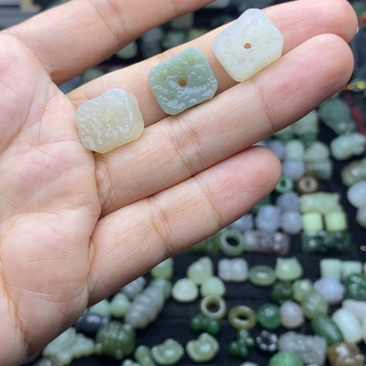 和田玉未镶嵌颈饰福利无售后