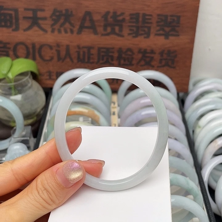 翡翠未镶嵌手镯60贵妃小裂