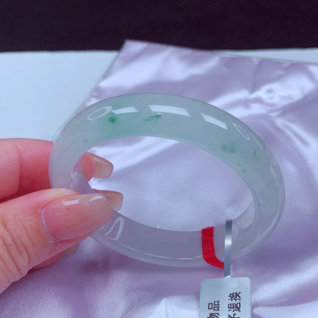 翡翠手镯未镶嵌手镯