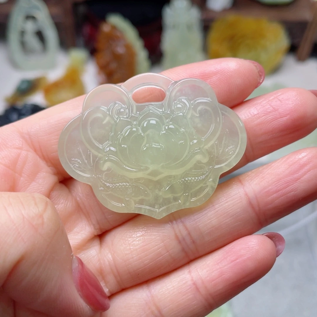蛇纹石玉颈饰未镶嵌你*懂