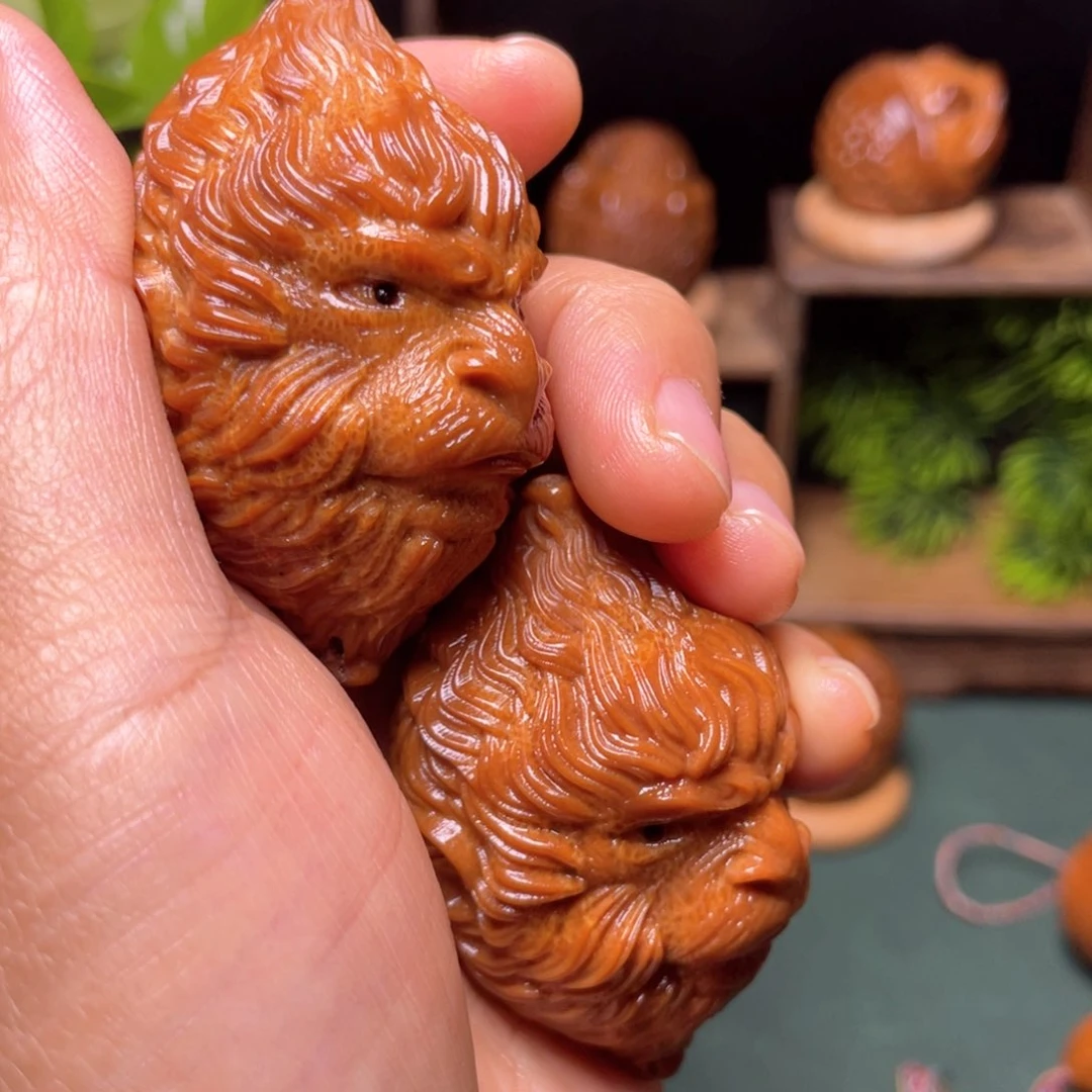 把件橄榄核大圣一对