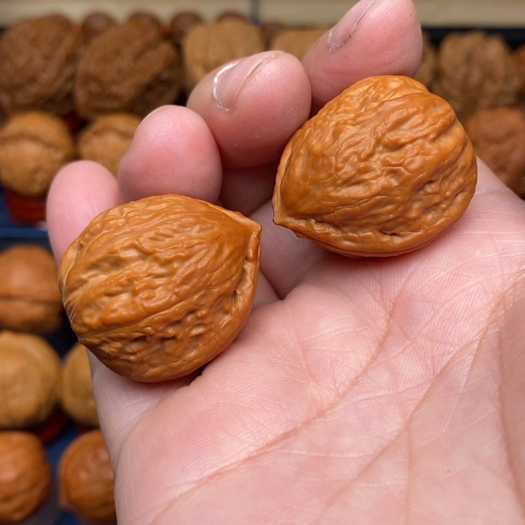 文玩核桃吊坠手捻水晶塔