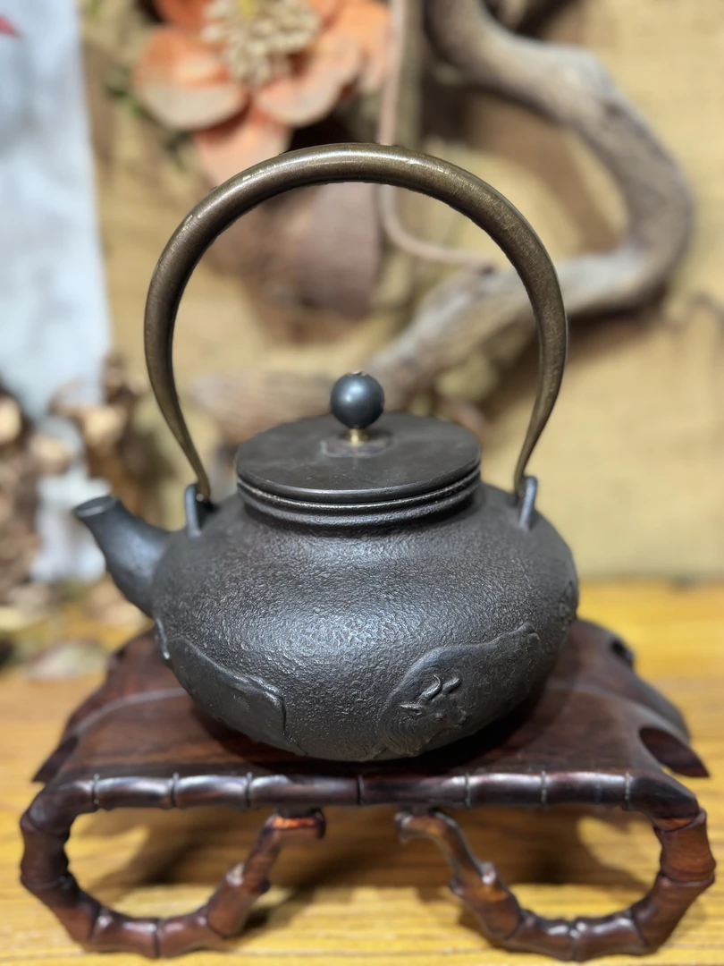 新五牛图1.2L虎踞堂铸铁泡茶壶家用烧水壶纯手工失蜡法原铁工艺