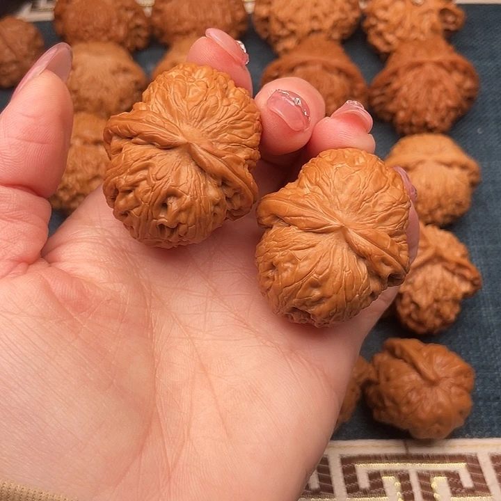 把件文玩核桃全品翘肩膀元宝40