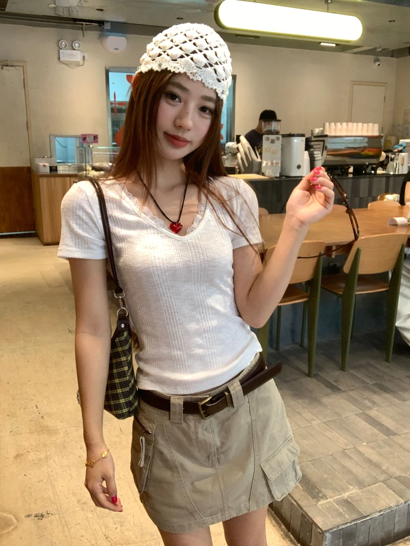 宋正恩白色肌理感V领短袖t恤女夏蕾丝花边设计修身百搭上衣ST1313