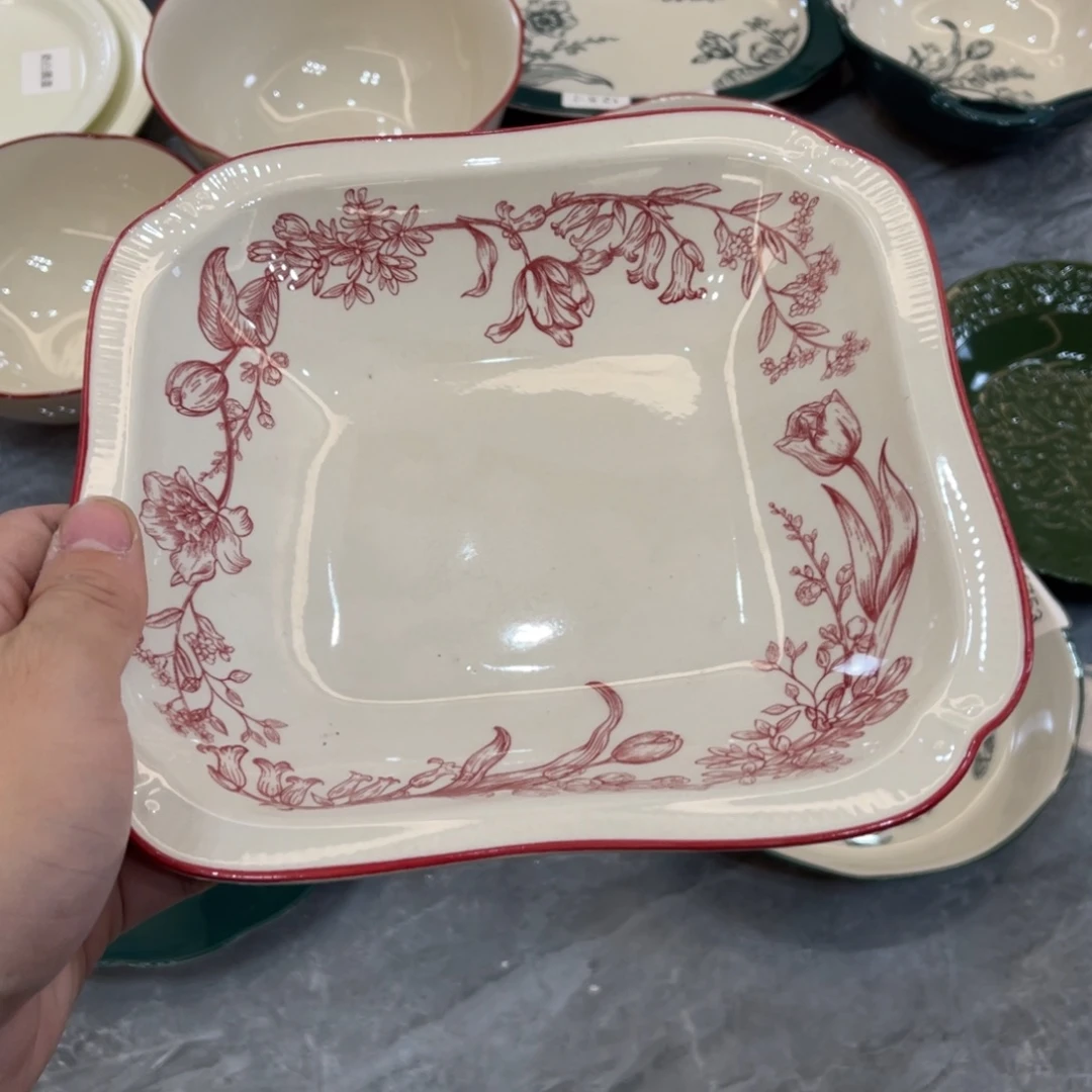 陶瓷微瑕餐具介意勿拍，满18飞！