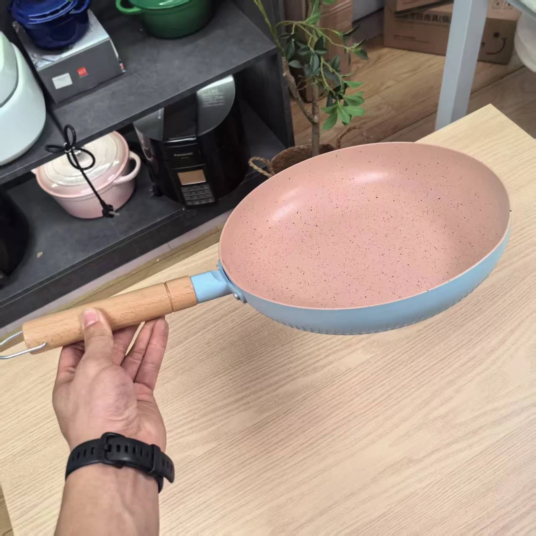 F126【微瑕介意勿拍】轻巧燃气灶煎锅平底锅家用煎锅不粘锅