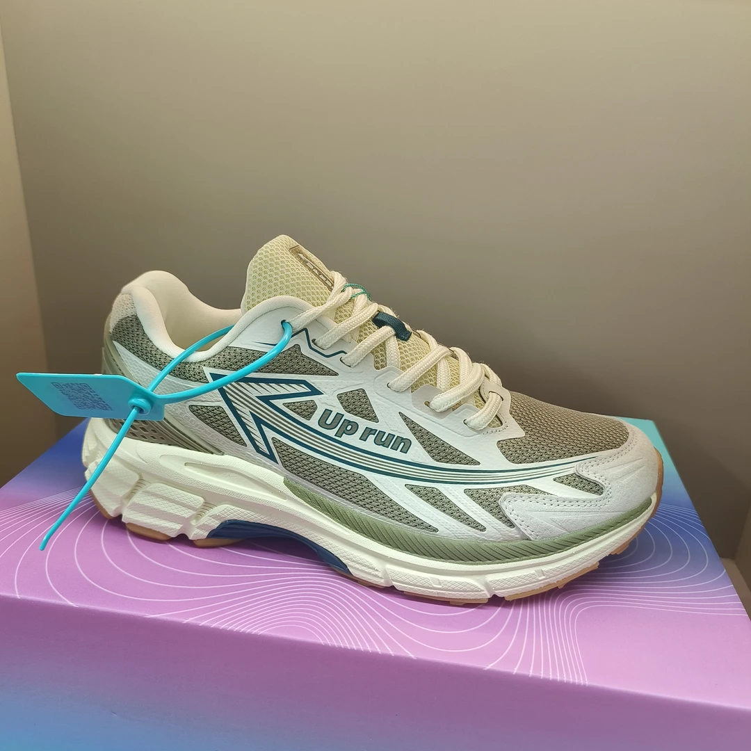 420 简约大气情侣休闲鞋