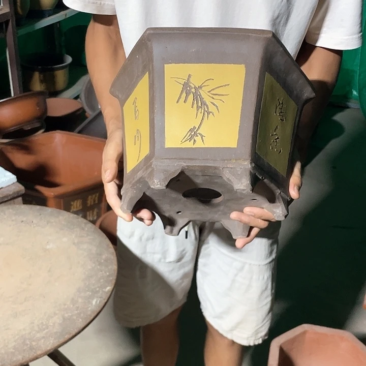 32黄色六方花盆花盆