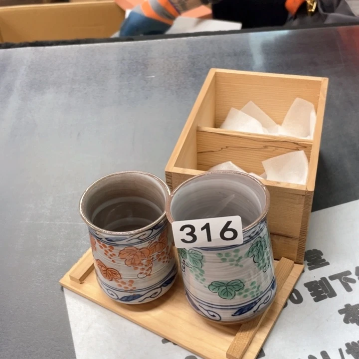 瓷片在一起就算没有任何