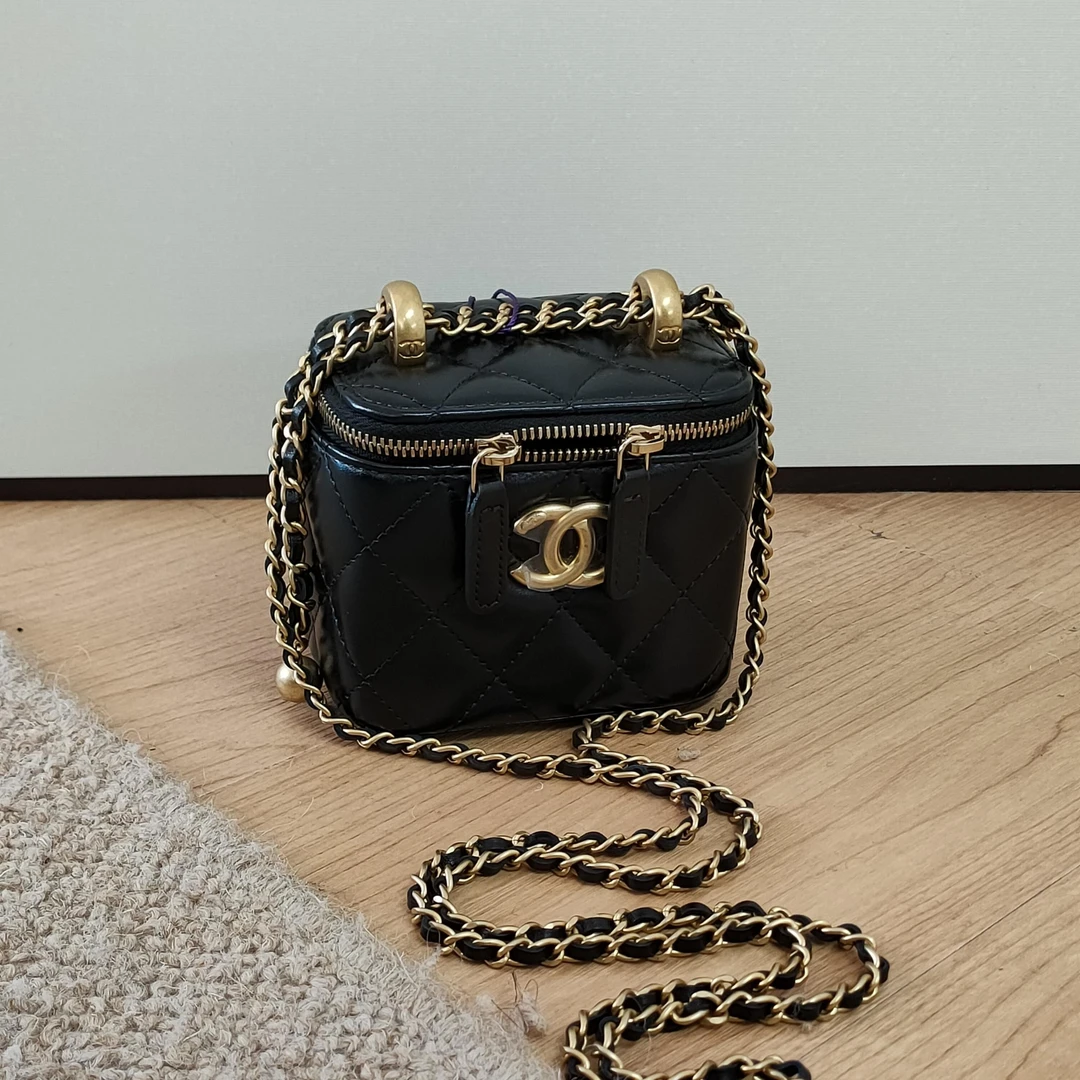 99新 Chanel/香奈儿 Azul-黑金牛皮双珠金球化妆方盒斜挎包 46959