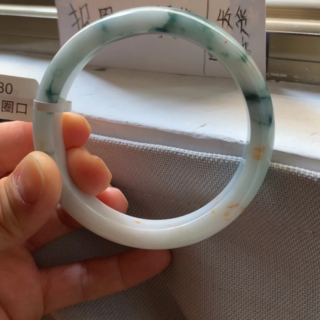 翡翠手镯未镶嵌手镯