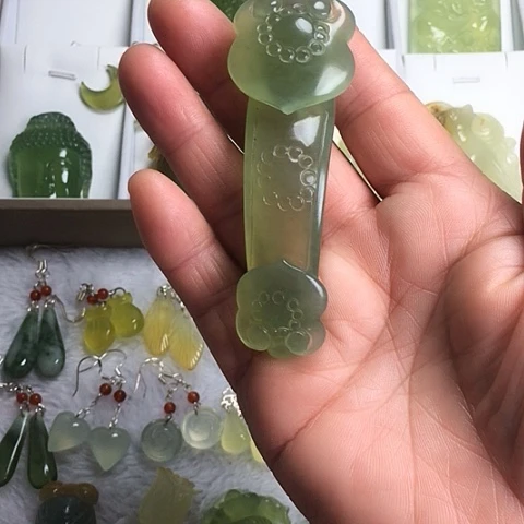 岫玉未镶嵌吊坠(不含链)