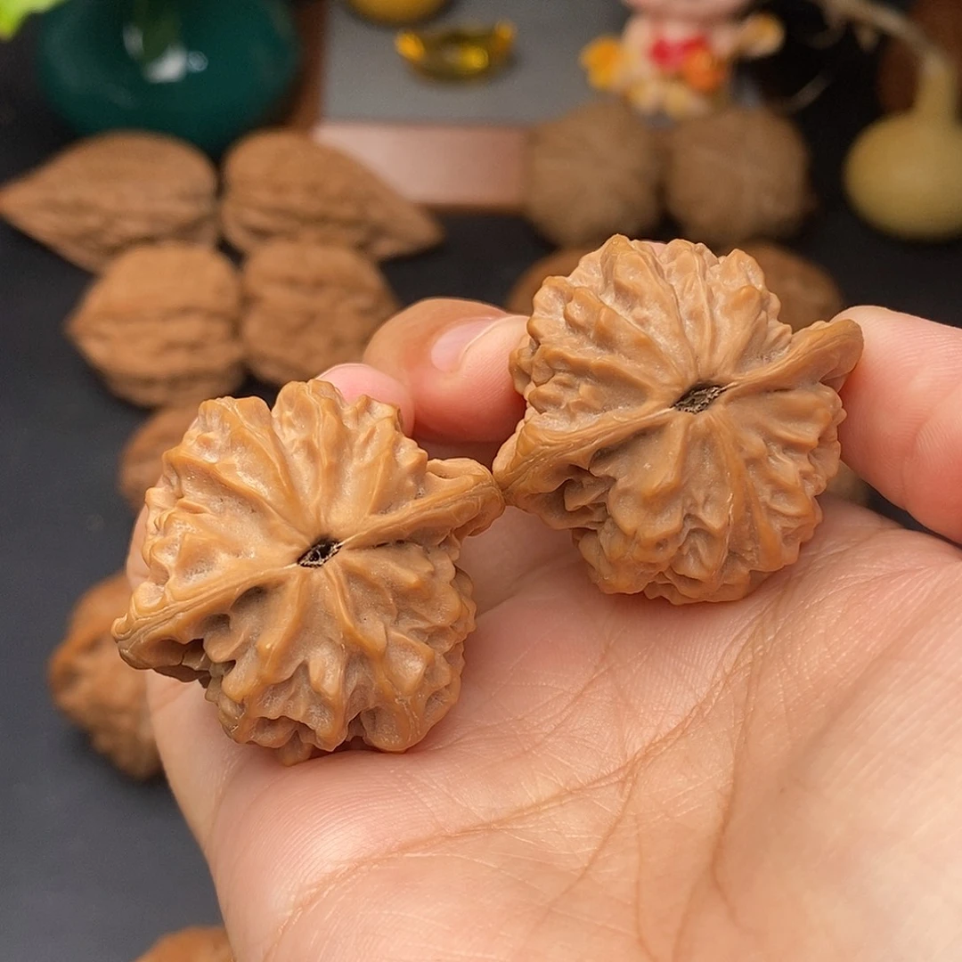 把件文玩核桃西***山金三角