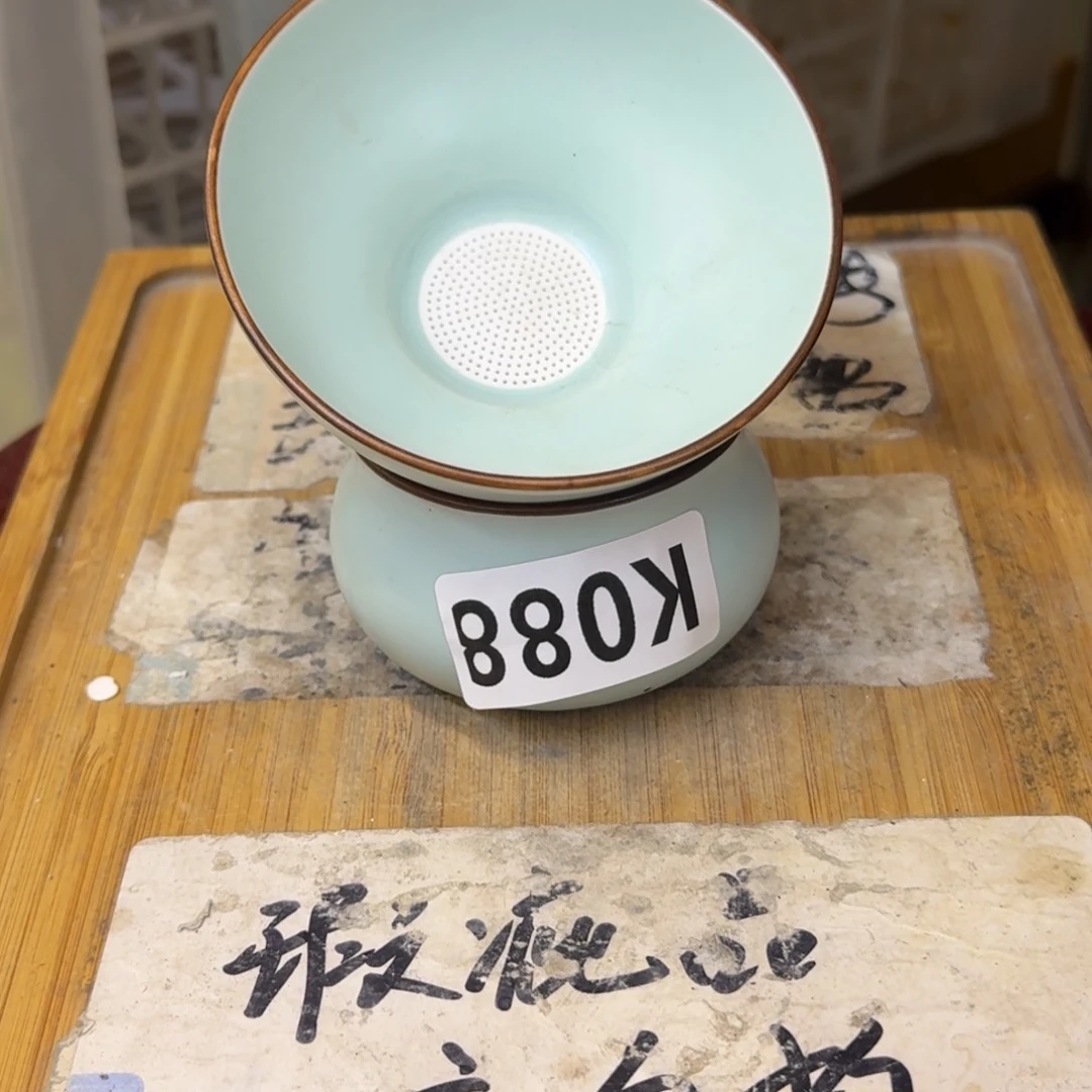 瑕疵介意勿拍陶瓷器皿A301
