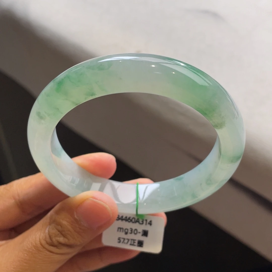 翡翠未镶嵌手镯冰胶飘绿花手镯【强推】有纹