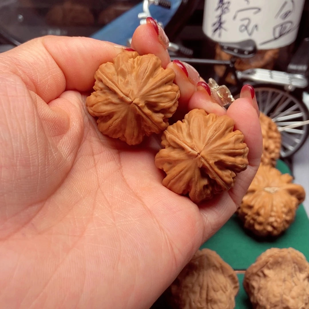 文玩核桃吊坠粗筋八菱手捻全