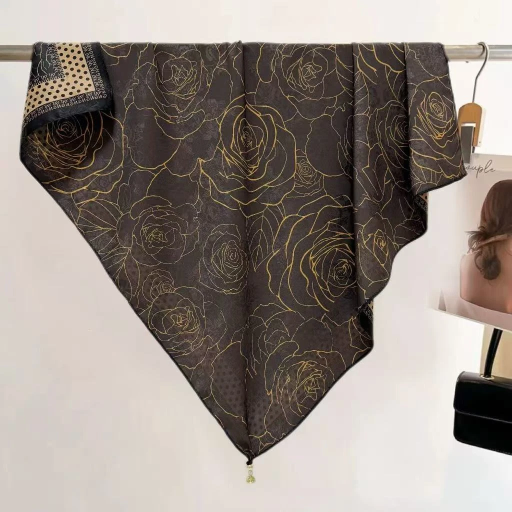 70*70波点山茶花、磁吸扣百搭春季新款丝巾