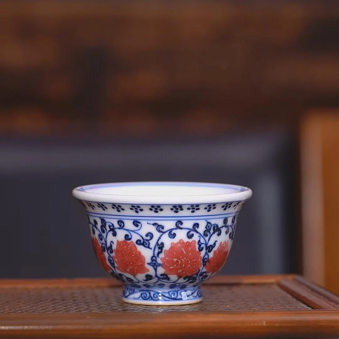 【樊匠造器】青花釉里红缠枝莲中号压手杯