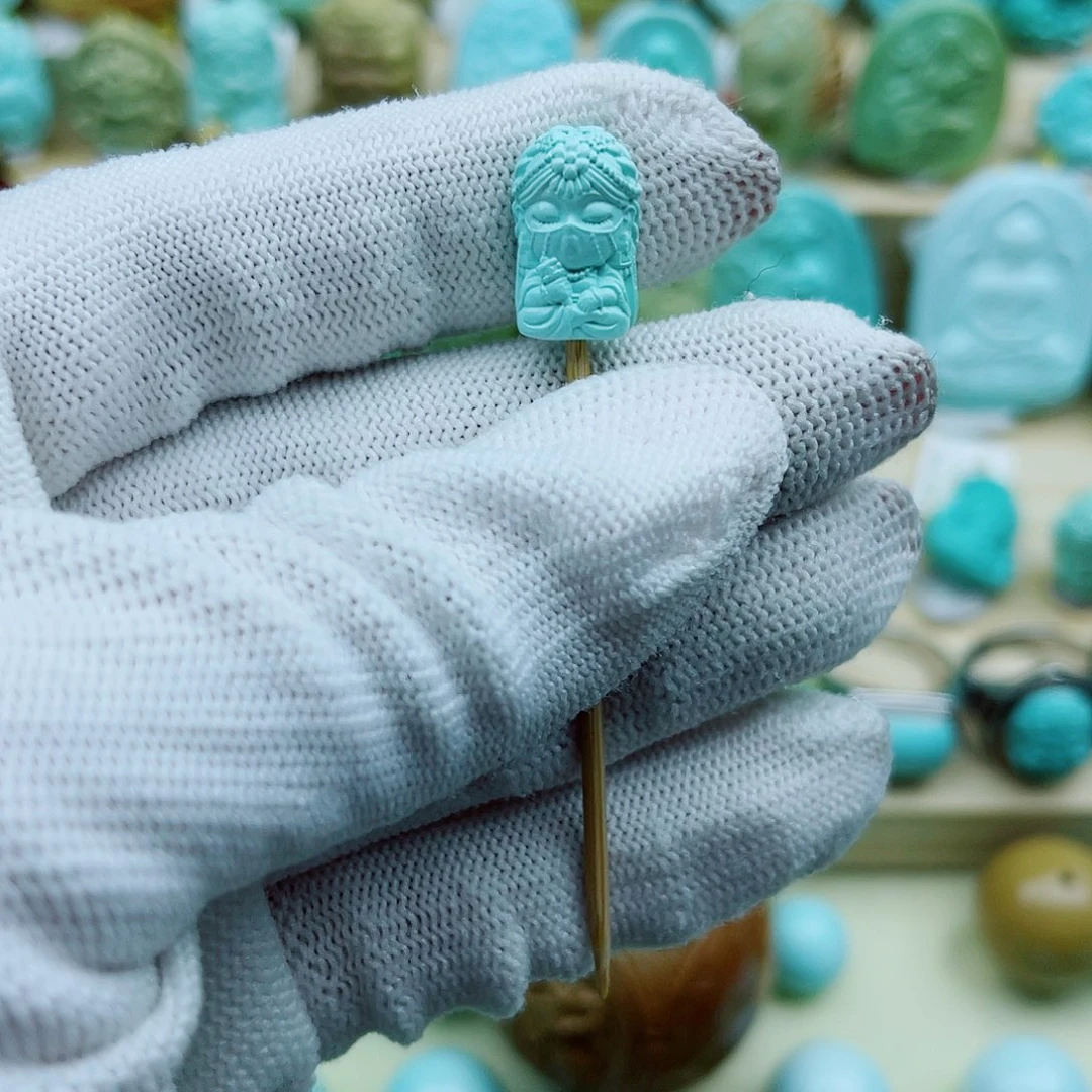 绿松石未镶嵌珠宝奇石