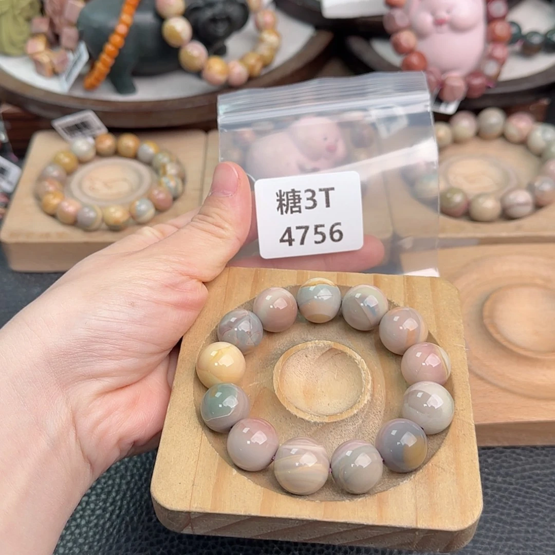 【闪购商品】未镶嵌手链石英岩玉波*