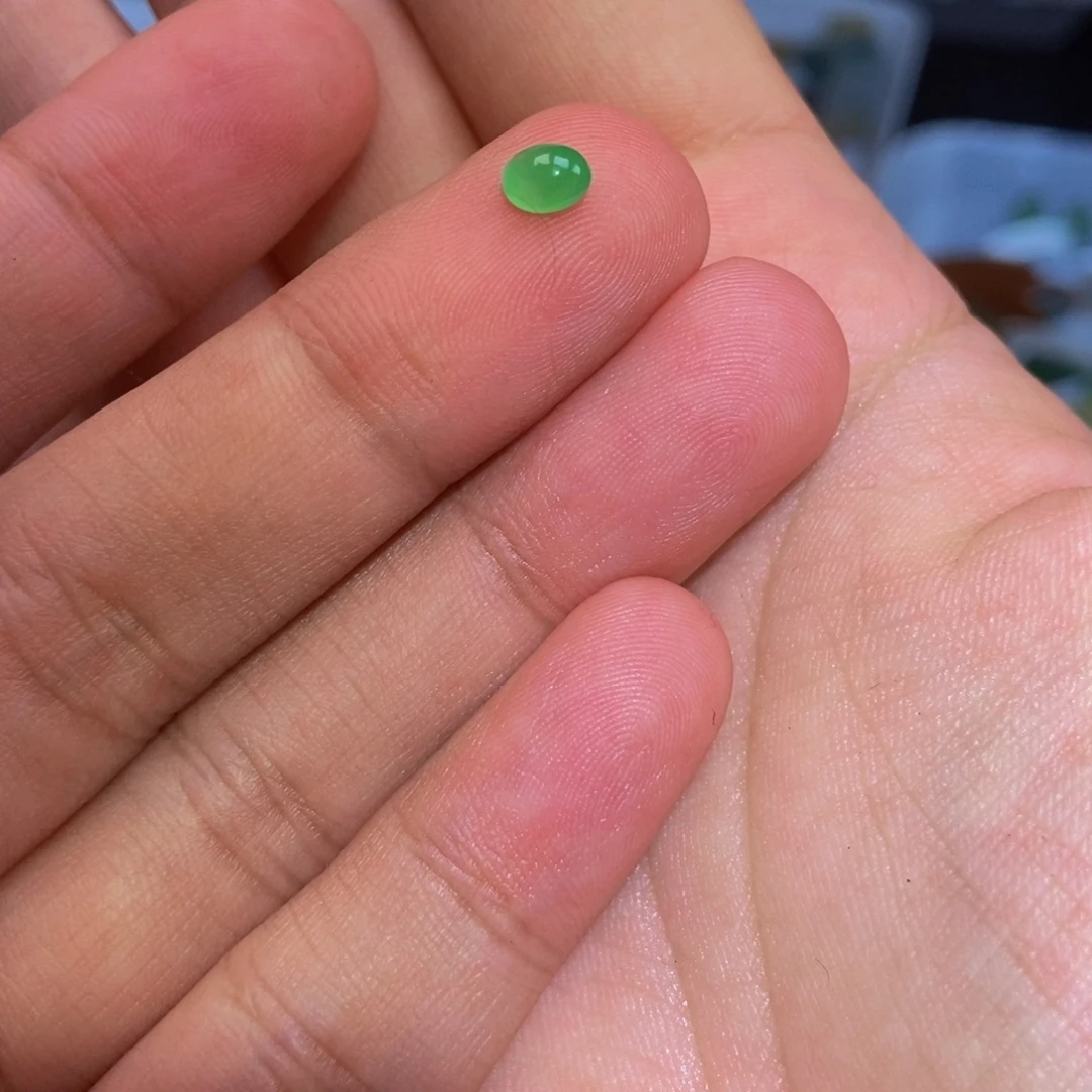 用***0翡翠未镶嵌颈饰翡翠