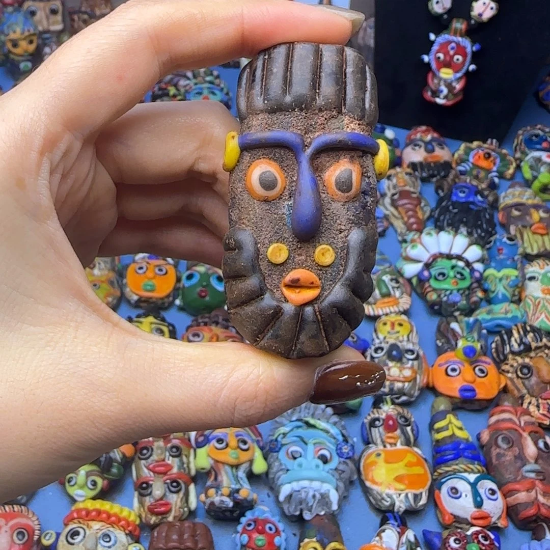 琉璃非金属玻璃颈饰黑色胡子娃