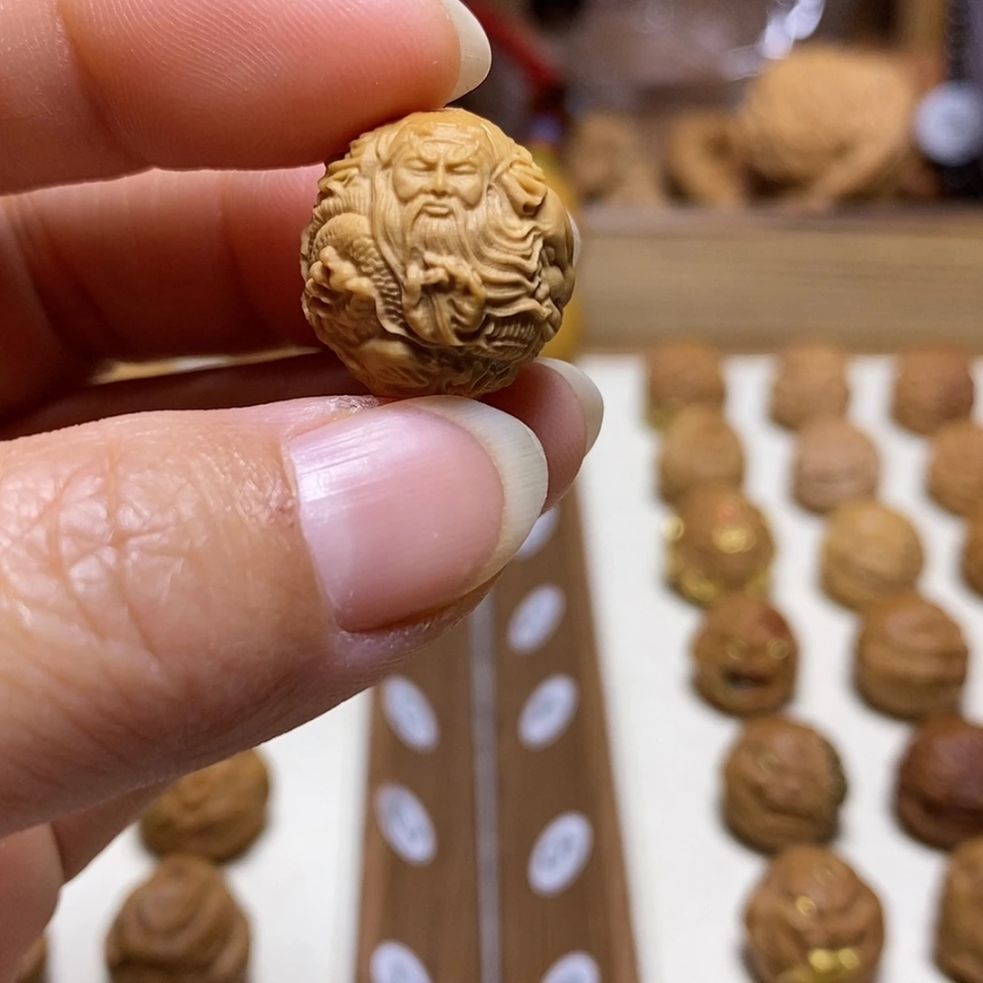 核桃把件关二爷猴头核桃有正常封口线