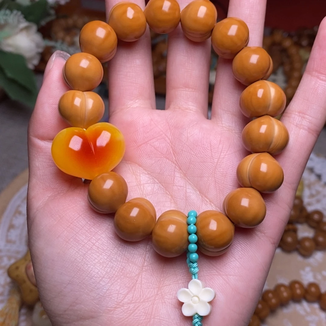 猴头核桃吊坠16玻璃底柯基手串➕爱心小花
