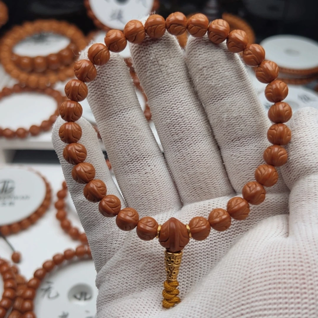 H***W吊坠桃核桃核手串