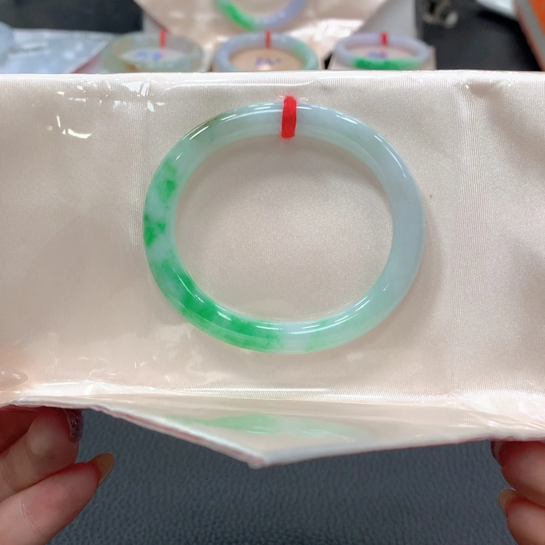 未镶嵌手镯翡翠贵妃