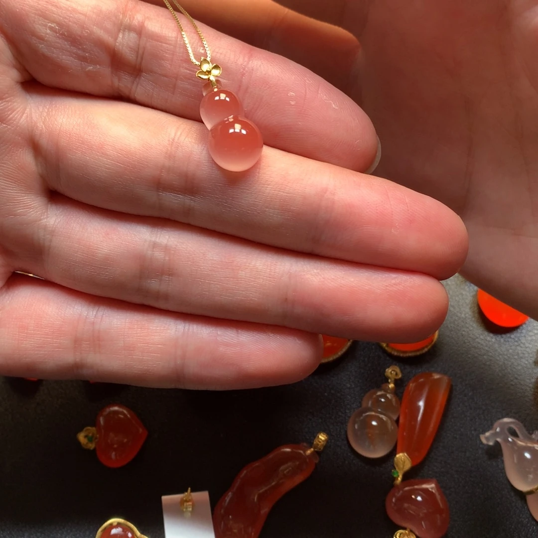 南红玛瑙未镶嵌颈饰