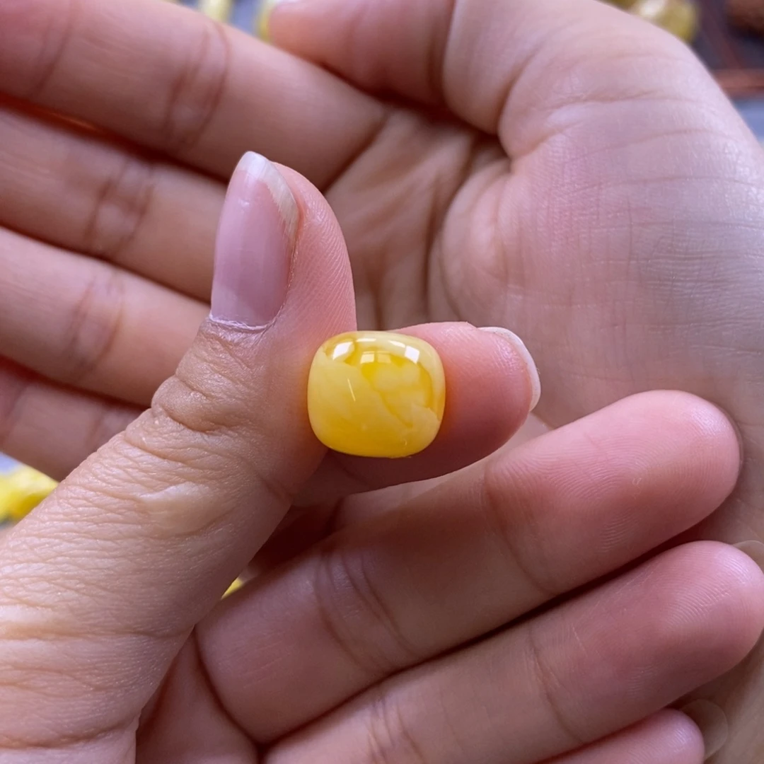 琥珀未镶嵌珠宝奇石牛*罗