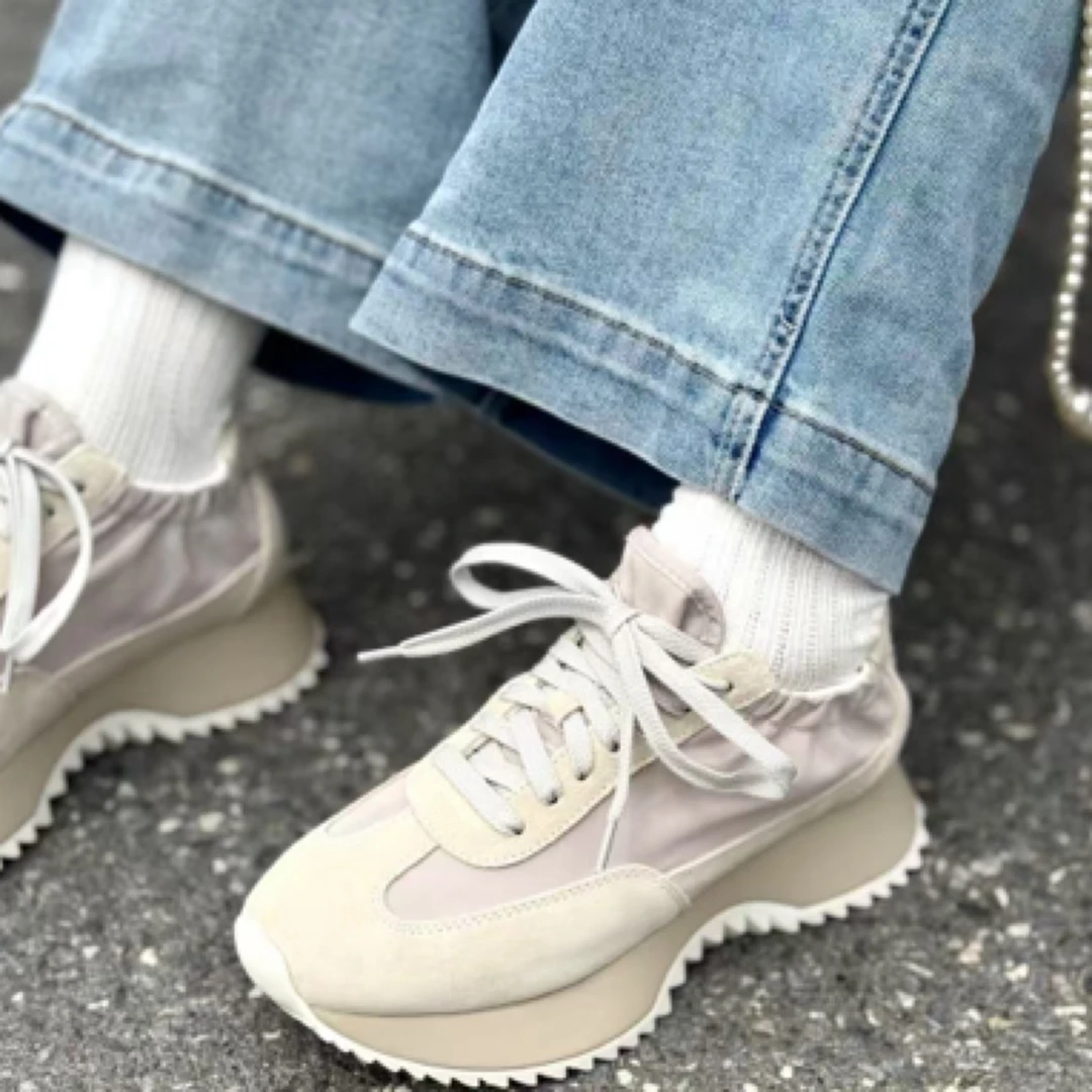 新款时尚休闲鞋春款中跟阿甘鞋百搭交叉绑带真皮时尚女鞋厚底透气