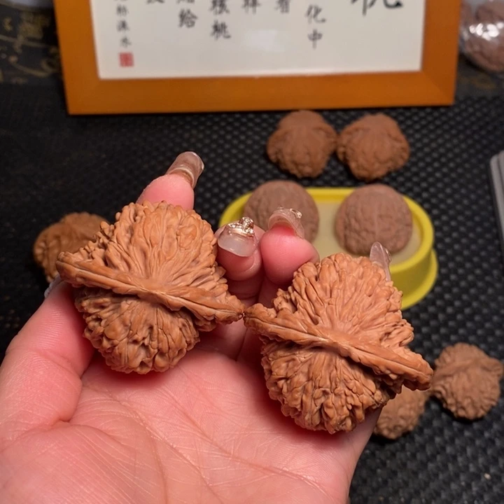 文玩核桃把件龙**神49四座楼