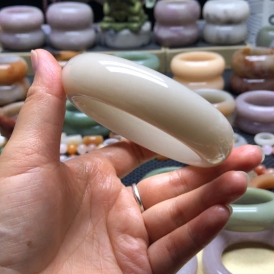 石英质玉手镯未镶嵌欧**运