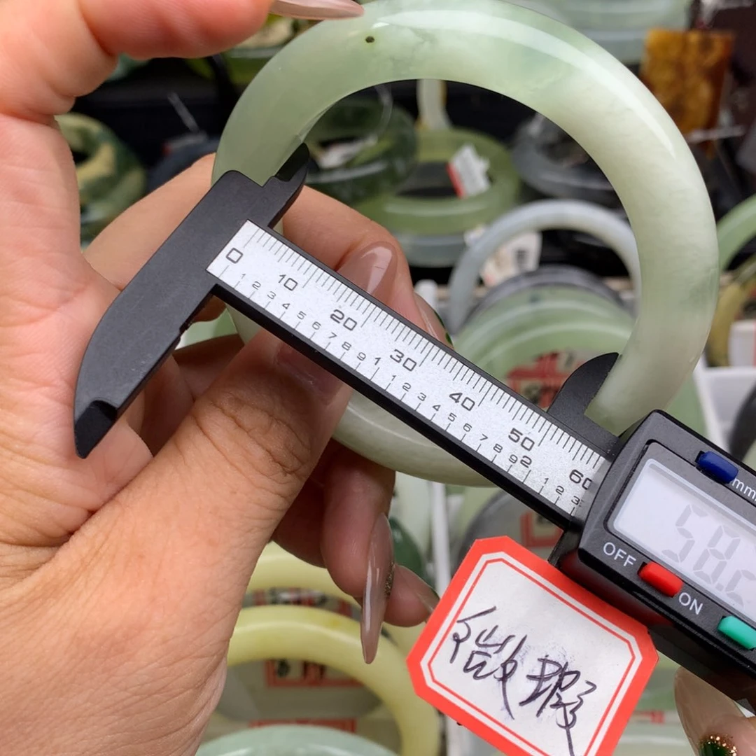 蛇纹石玉未镶嵌手镯839