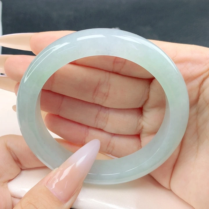 翡翠手镯未镶嵌58-59圈口