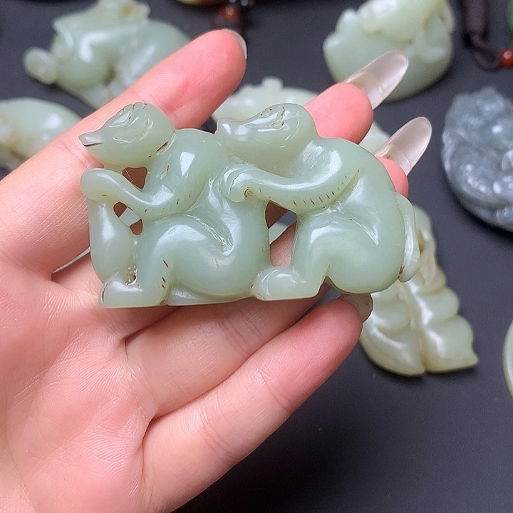 和田玉未镶嵌颈饰