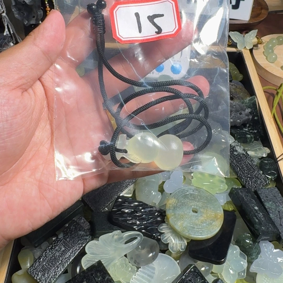 ****地蛇纹石玉合金颈饰