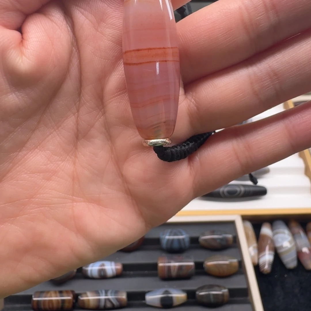 石英质玉合金颈饰