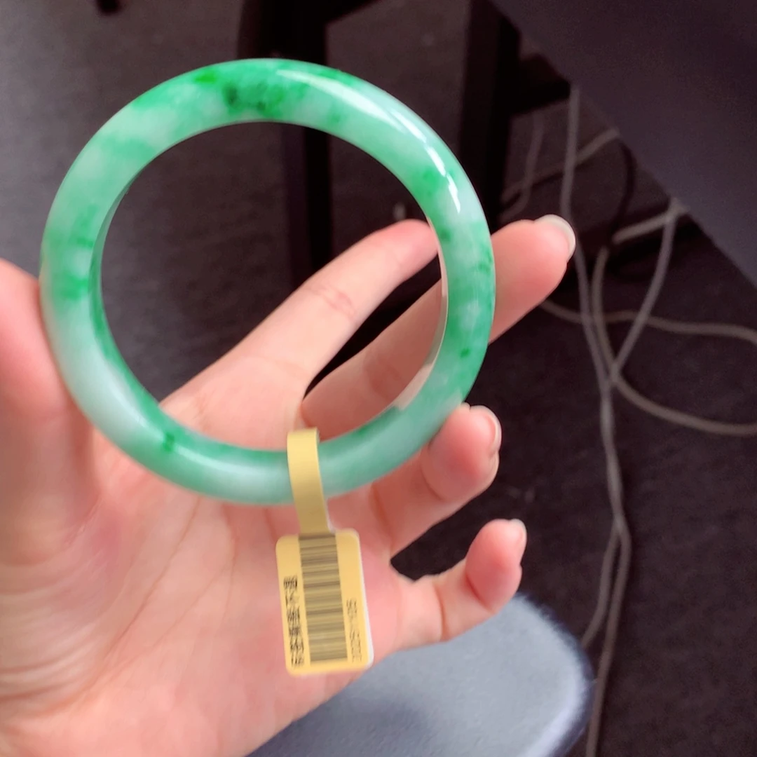 翡翠未镶嵌手镯翡翠